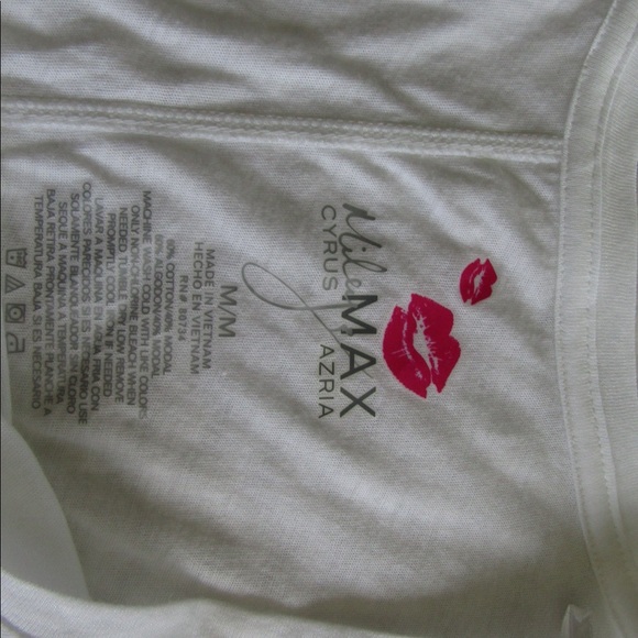 Miley Cyrus White Tee With Dog & Max Azria & A Dog - Picture 3 of 4